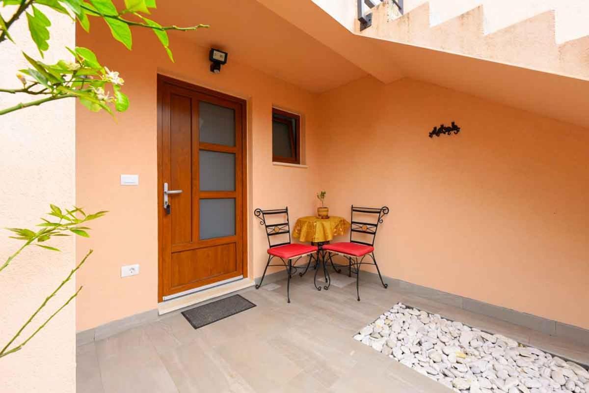 Apartments Ina&Ika Rovinj Bagian luar foto