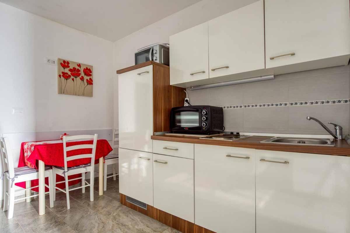 Apartments Ina&Ika Rovinj Bagian luar foto
